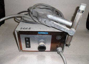 Impulsní svářečka na polyetylen IZ3A1 - 2