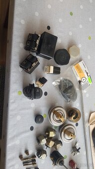 díly na Škoda 1000MB,100,120... - 2