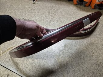 Mercedes E W211 rohové lišty předního nárazníku - 2