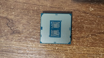 Intel Core I7-10700KF (8C/16T) - 2