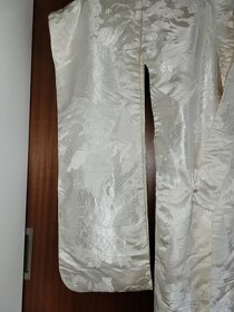 Bílé hedvábné svatební kimono učikake - 2