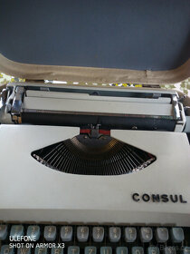 Prodám kufříkový mechanický psací stroj consul - 2