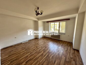 Prodej bytu 3+1, Králův Dvůr, ev.č. 100900 - 2