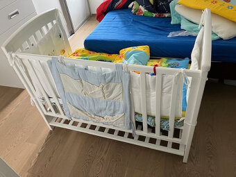 Prodám postýlku Scarlett Laura bílá (120x60) - 2