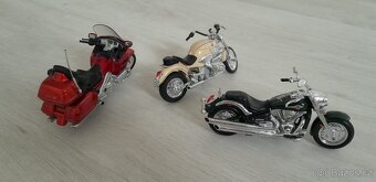 motorky modely 1/18 Maisto různé - 2