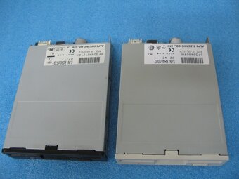 Disketová FDD mechanika Bílá / Černá 3,5" 1,44MB - 2