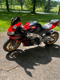 Aprilia RSV4 Factory APRC ABS – TOP stav, 135 kW, nové pneu - 2