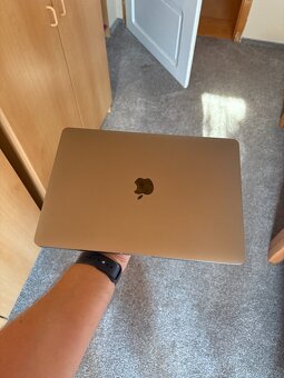 MacBook Pro 13″ (M2, 2022) – 16 GB RAM / 256 GB SSD – Space - 2