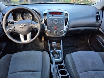 Kia Ceed 1.6 CRDi, 85 kW, 2011 – najeto jen 30 129 km - 2