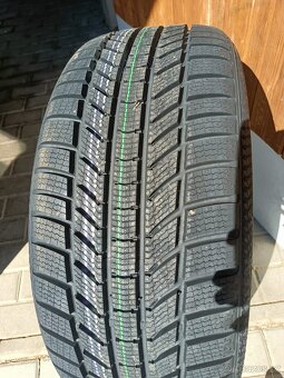 Continental wintercontact zimní 235/40R19 - 2