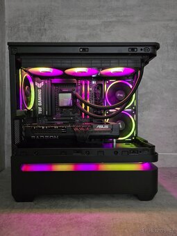 Herní PC ASUS/Ryzen 7 9700X/RX 9070 XT/32GB RAM/2TB NVMe - 2