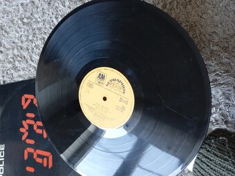 LP - The Police: Ghost in the machine - 2