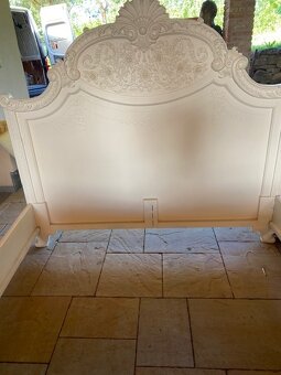 PRODÁM ZRENOVOVANÁ STAROŽITNÝ NÁBYTEK - 2