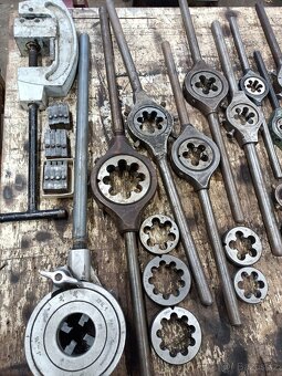 Závitnice a závitníky Whitworth, 25 ks - 2