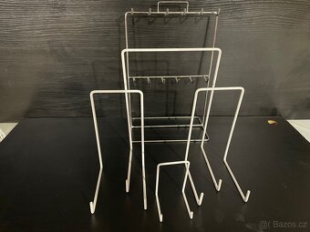 stojánky, stojánek na talíře , drátěný program do výlohy - 2