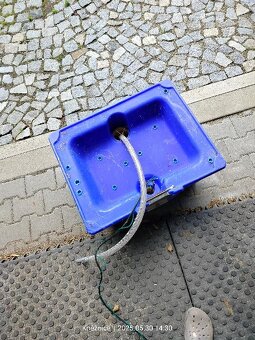 Prodám 4 vyhřívané napaječky - 2