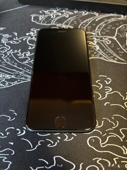 iPhone SE 2022 64 GB - 2