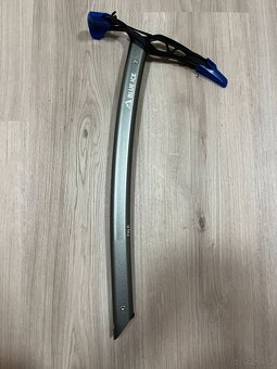 Cepín BLUE ICE FALK ICE AXE - 2