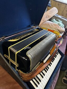 Akrodeon značky Ligna - 120 Basů - 2