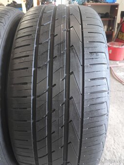 2xletní pneu 235/50/19.Hankook. - 2