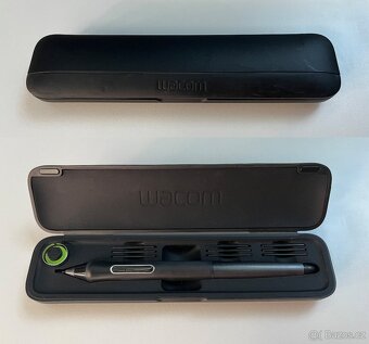 WACOM Intuos Pro M + Grip Pen + Wacom Case - 2