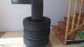 Pneu Goodyear 215/55 R 17 - 2