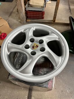 Porsche 911 - alu kola 18” dvourozměr - 2