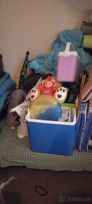 Lehátka, podložky, slunečníky, boxy . - 2