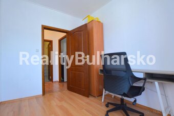 Apartmán 2+kk s balkonem v rezidenčním komplexu s bazénem - 2