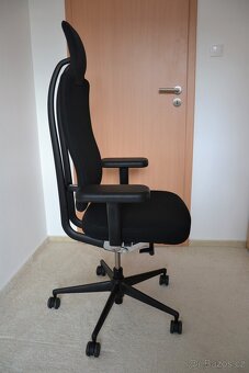Kancelářská židle - Vitra Headline PC 32 000,- - 2