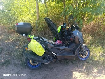 Prodám Yamaha X Max 125 velmi pěkný stav, servis Yamaha - 2