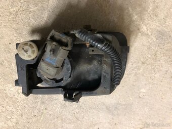 Nissan Almera N16 - pravá mlhovka - 2