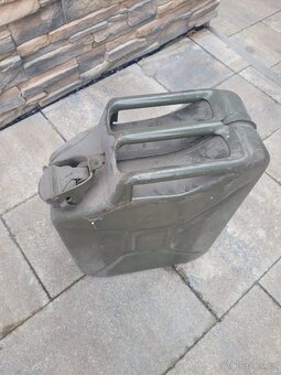 kanystr zelezny 20l - 2