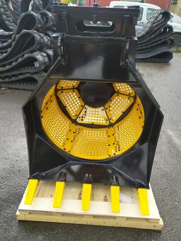 BUBNOVÁ TŘÍDÍCÍ PROSÉVACÍ LOPATA HARDY 5-9t - 2