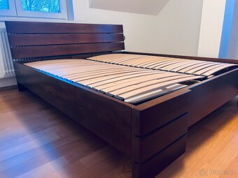 Manželská postel z masivu vč. roštu  s úložným prostorem - 2