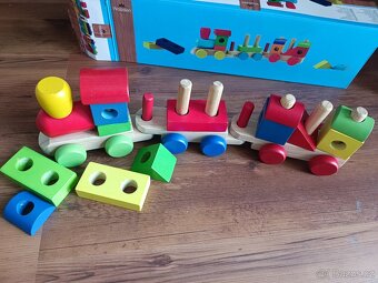 Dřevěný vláček s kostkami - 2