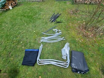 Trampolína více jak 3m, stáří tak 4 roky. - 2