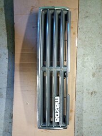 MAZDA 929 maska chladiče - 2