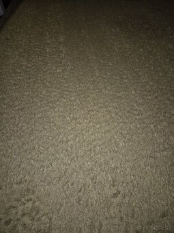 Kusový koberec žlutý - 2