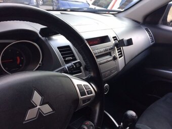 Mitsubishi Outlander 2.0 DI-D Intense 103kW - 2