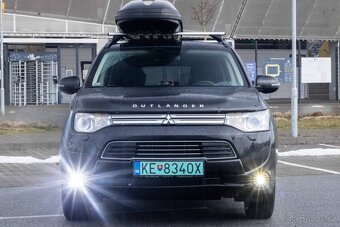 Mitsubishi Outlander 2.0 PHEV 4WD (2013) - 2