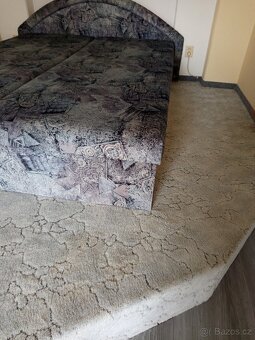 Prodám letiště 160x200 s úložným prostorem - 2