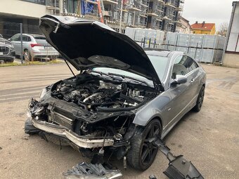 W207 350cdi díly z vozu - 2