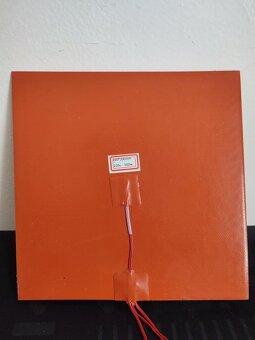 Silikonová topná rohož 200 x 200 mm, 500 W, na 220 V - 2