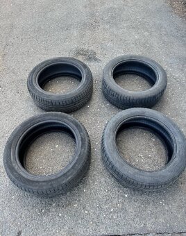Prodej zimnich pneu Nokian 215/55 R17 - 2