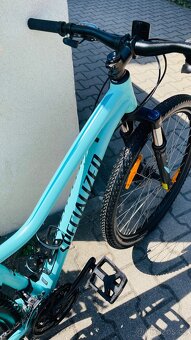 Krásné dámské dívčí kolo Specialized 27,5 - 2