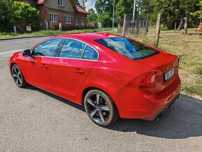Volvo S60 2.0 T3 R-Design 112 kW - 2