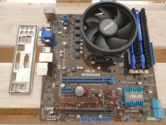 Deska (FM2) + 16gb ddr3 + chladič + CPU AMD A4-6300 - 2
