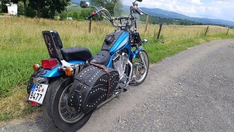 Suzuki Intruder VS 800 - 2