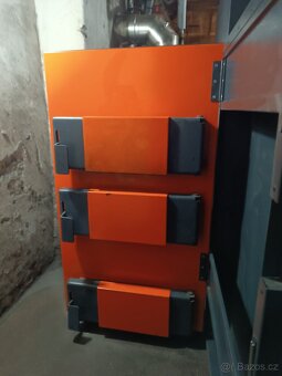 Kotel na tuhá paliva včetně násypky - 2